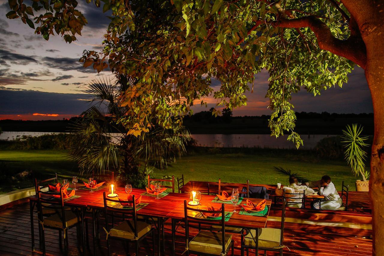 Thamalakane River Lodge Маун Экстерьер фото